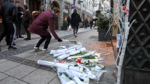 Hommages aux victimes le 12 décembre 2018 à Strasbourg, après l'attaque qui a endeuillé le marché de Noël Hommages aux victimes le 12 décembre 2018 à Strasbourg, après l'attaque qui a endeuillé le marché de Noël