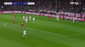 Eric-Maxim Choupo-Moting contre une frappe dangereuse de Joshua Kimmich
