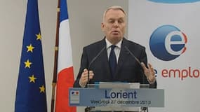 Depuis Lorient, le Premier ministre Jean-Marc Ayrault a revendiqué la politique du gouvernement sur les emplois aidés.