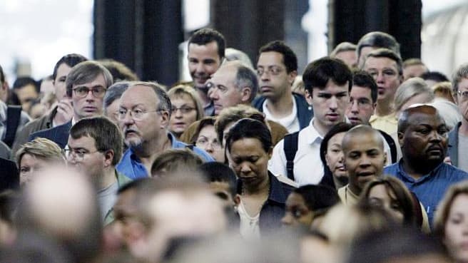 Une majorité de Français (59%) pensent que les gouvernements de droite et de gauche qui se sont succédé depuis 30 ans sont responsables de la perte de la note "triple A" de la France et les deux tiers (67%) entendent épargner davantage pour faire face à l