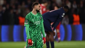 Gianluigi Donnarumma dépité après avoir encaissé un but de Harvey Elliott lors de PSG-Liverpool (0-1, Ligue des champions), le 5 mars 2025