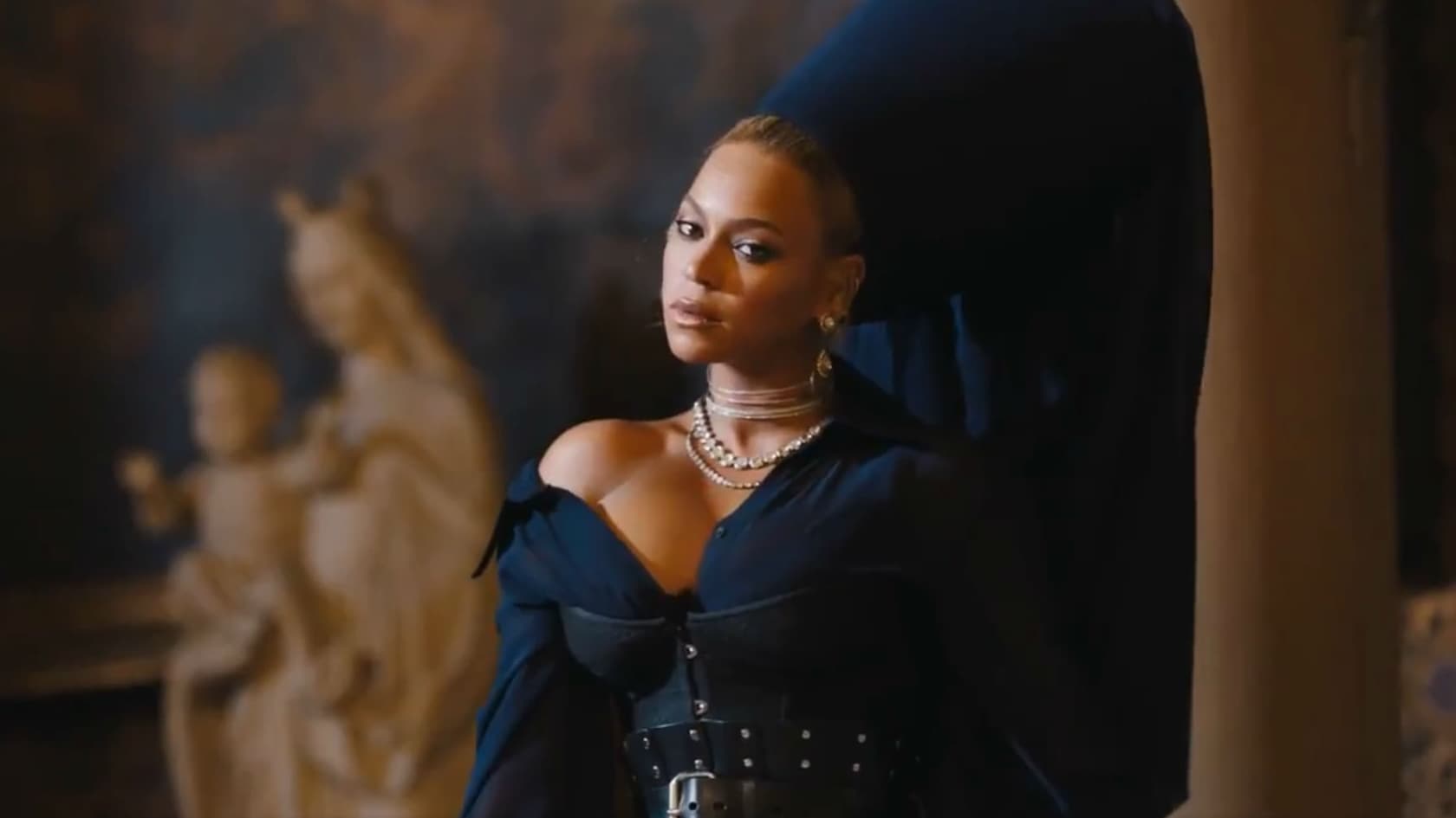 Jay Z Dévoile Les Premières Images De Son Nouveau Clip Avec Beyoncé Et