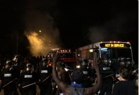 Des émeutes ont éclaté à Charlotte, en Caroline du Nord, après qu'un homme noir innocent ait été abattu par la police. 