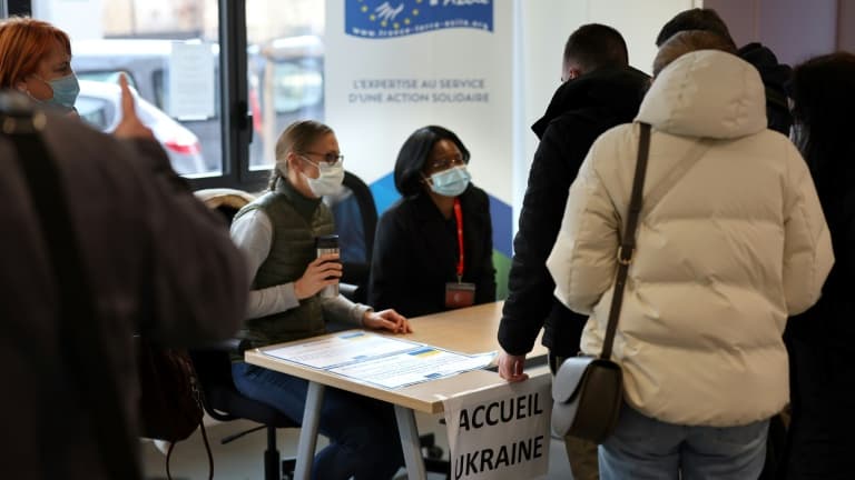 Des réfugiés ukrainiens au centre d'accueil de l'association France terre d'asile (FTDA), le mars 2022 à Paris