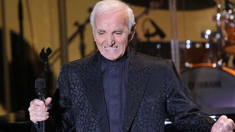Charles Aznavour en concert à Los Angeles, en septembre 2014.