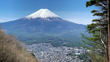 Vue sur le mont Fuji depuis la ville de Fujiyoshida, dans la préfecture de Yamanashi, au Japon, le 22 avril 2021 (photo d'illustration).