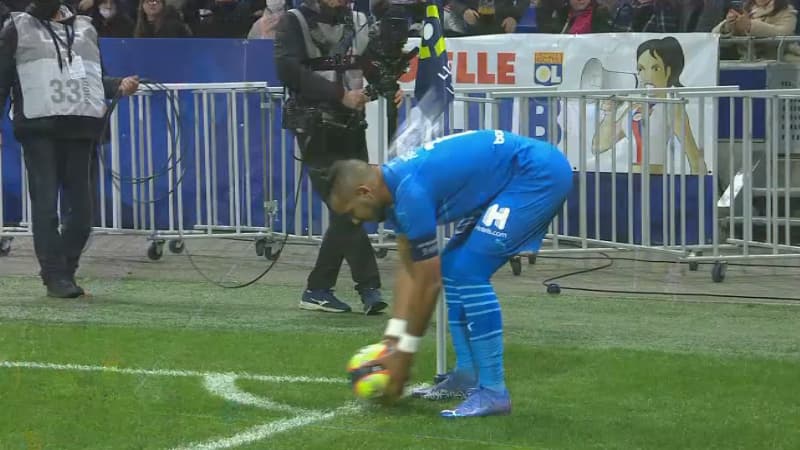 OL-OM: ça dégénère, le match arrêté au bout de 2 minutes, Payet touché à la tête par un projectile