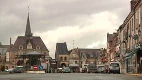 Attigny, petit village paisible des Ardennes, lassé du tapage nocturne d'une bande de jeunes, envisage de recourir à un couvre-feu.