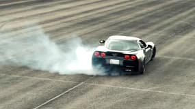 Cette Corvette d'un genre un peu spécial est électrique, alimentée par des batteries d'ordinateur et pointe à 300 km/h. Et elle est disponible à la vente pour qui voudra y mettre le prix. 