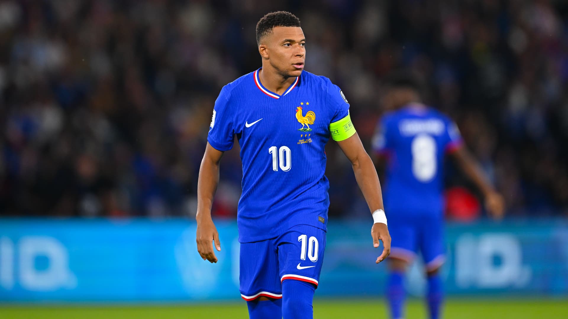 "IL RESTE UNE PERSONNE À DÉPASSER": APRÈS AVOIR DOUBLÉ THIERRY HENRY, KYLIAN MBAPPÉ FONCE SUR LE RECORD DE BUTS D'OLIVIER GIROUD