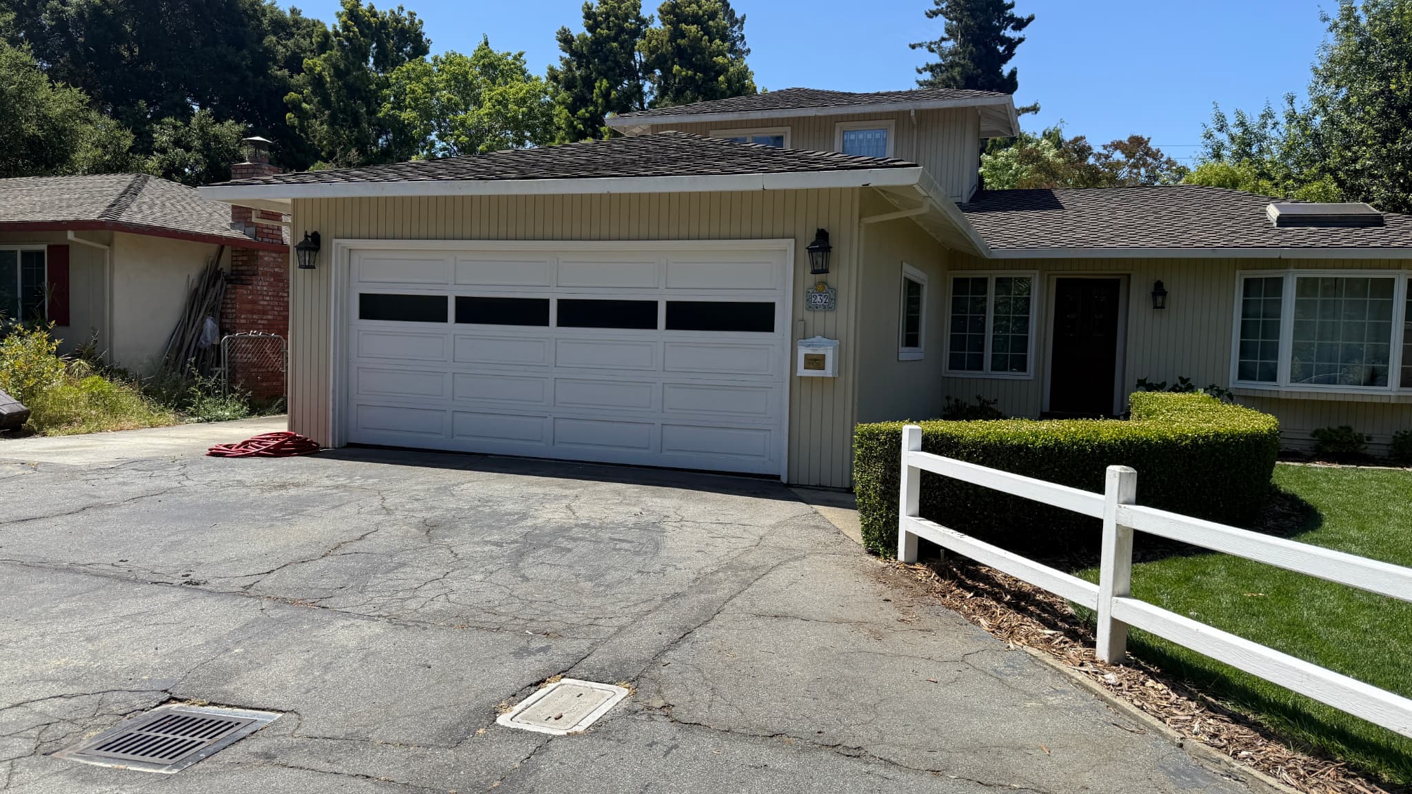 Le garage où Google a vu le jour, dans la maison jadis occupée par Susan Wojcicki. Le garage où Google a vu le jour, dans la maison jadis occupée par Susan Wojcicki.