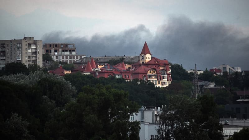 Guerre en Ukraine: au moins un mort dans des bombardements à Kiev, au lendemain d'attaques ukrainiennes meurtrières en Russie