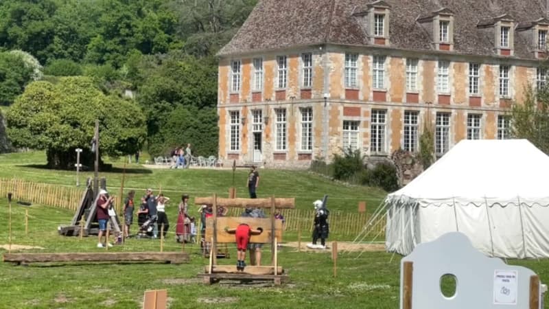 Combat à l'épée, tyrolienne: l'abbaye de Mortemer retourne à l'époque médiévale à Lisors