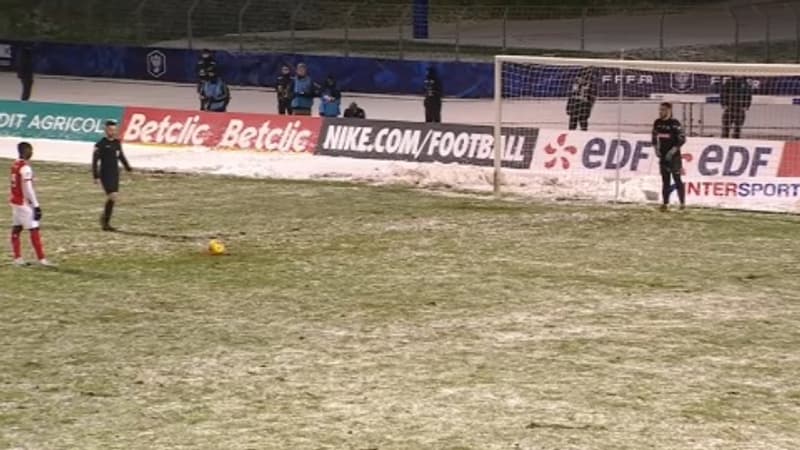 "Un moment chiant": Karel Geraerts revient sur la scène insolite du point de penalty entre Le Puy et Reims