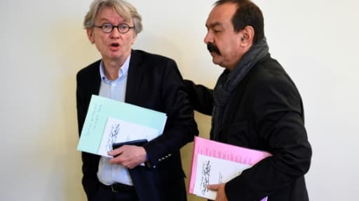 Le dirigeant de Force ouvrière (FO), Jean-Claude Mailly (g) et celui de la CGT, Philippe Martinez, le 29 mars 2017 à Paris