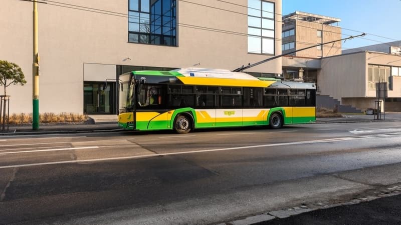 La gamme Trollino de Solaris comprend des trolleybus longs de 12 m qu'a choisi la ville de Saint-Etienne.