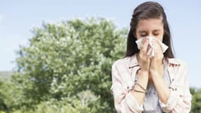 Le rhume des foins se caractérise par des symptômes comme le nez bouché ou des éternuements fréquents. - iStock - Wavebreakmedia