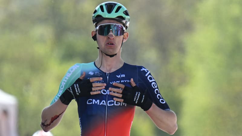 Paul Seixas le coude ensanglante par une chute remporte la Fleche Wallonne le 22 avril 2026 2274977