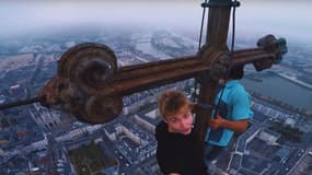 Des free climbers au sommer de la cathédrale de Strasbourg