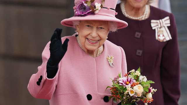 La reine Elizabeth au parlement gallois de Cardiff le 14 octobre 2021.