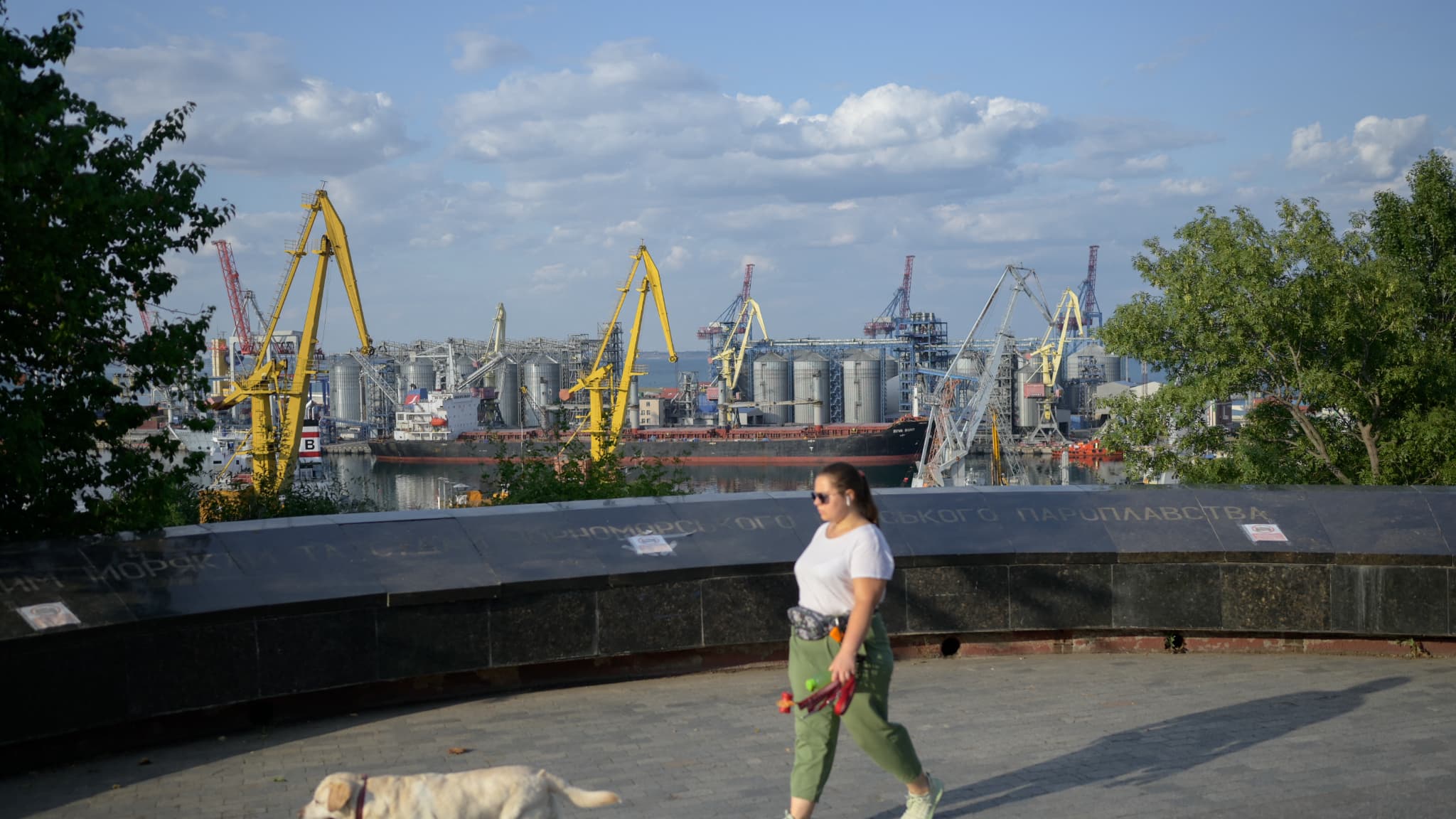 Russische Raketen im wichtigen Hafen von Odessa am Tag nach dem Getreidegeschäft