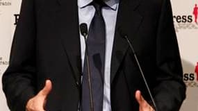 Revenu citoyen, Parlement amaigri, cités scolaires : Dominique de Villepin a détaillé, à Paris, son projet pour la France sans dévoiler ses intentions sur une candidature à l'élection présidentielle de 2012. /Photo prise le 14 avril 2011/REUTERS/John Schu