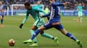 Theo Hernandez (Deportivo Alavés) face à Neymar lors de la réception du FC Barcelone (0-6).