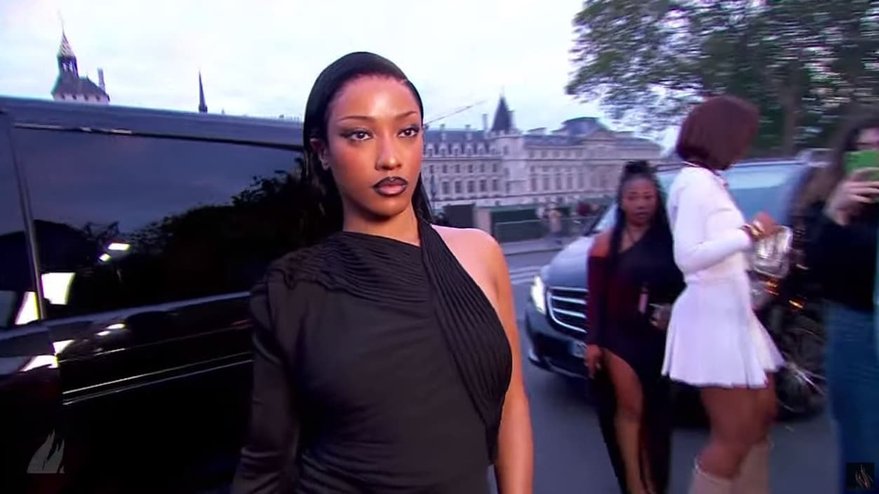 Shay sur le tapis rouge des Flammes, le 25 avril 2024