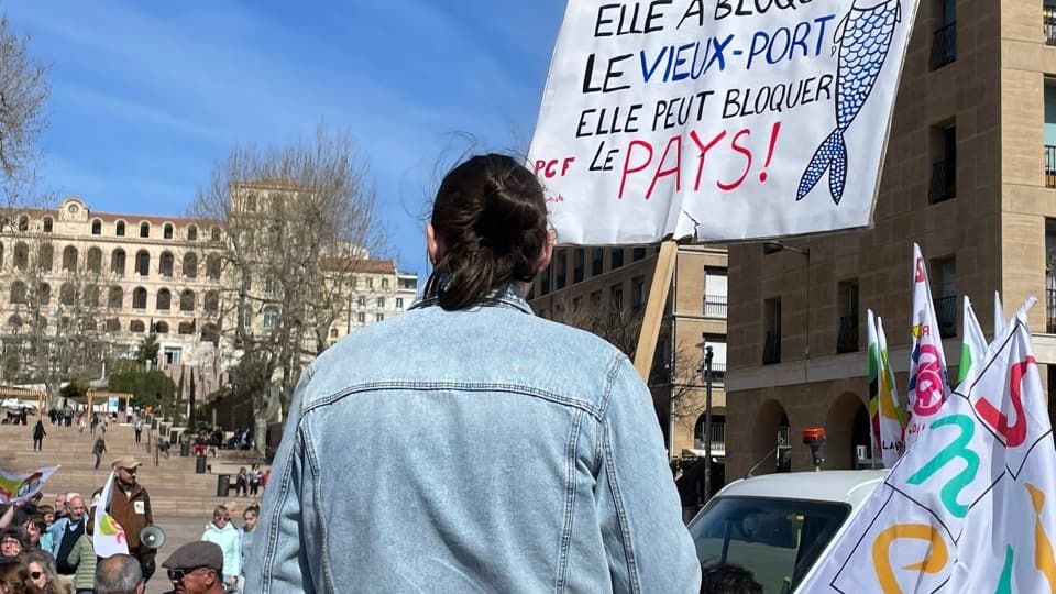 Le cortège s'est élancé du Vieux-Port avec un peu de retard.