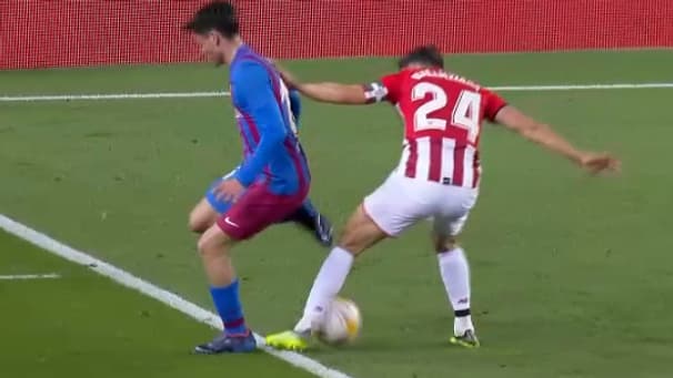 Le petit pont de Pedri lors de Barça-Bilbao, le 27 février 2022 Le petit pont de Pedri lors de Barça-Bilbao, le 27 février 2022