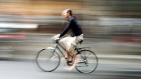 Un différend entre un cycliste et un piéton a tourné au drame lundi soir à Paris, quand le denrier a sorti une arme à feu.