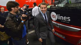Le ministre de l’Economie Emmanuel Macron s’est rendu ce vendredi à la gare routière de Paris-Gallieni pour faire la promotion de la libéralisation des cars en France.