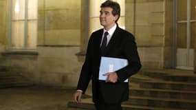 Sur ArcelorMittal, A. Montebourg lance une pique à JM. Ayrault : « Il m'est difficile de commenter une décision qui ne relève pas de ma compétence. Le Premier ministre a pris une décision, et je m'y suis rangé ».