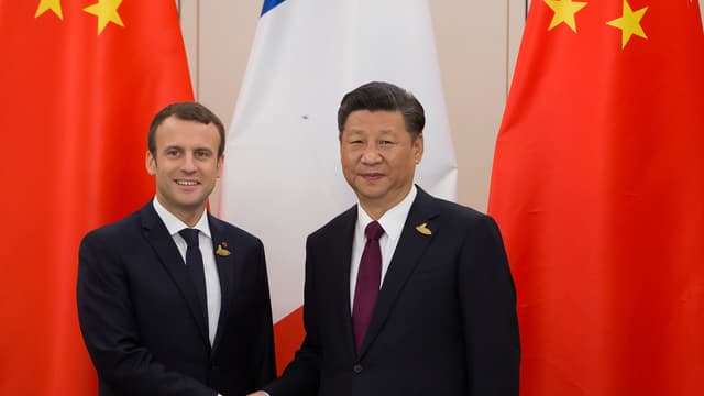 Emmanuel Macron et son homologue chinois Xi Jinping, le 8 juillet 2017, lors du sommet du G20 à Hambourg, en Allemagne. (Photo d'illustration)