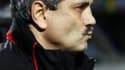 Guy Lacombe troquera peut-être son survêtement du stade rennais contre celui de Monaco.