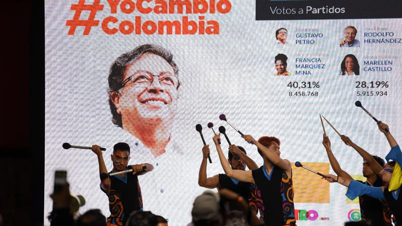 Présidentielle en Colombie: l'opposant de gauche Gustavo Petro largement en tête du premier tour