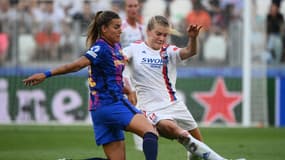 Patri Guijarro et Ada Hegerberg lors de la finale de la Ligue des champions à Turin en 2022.