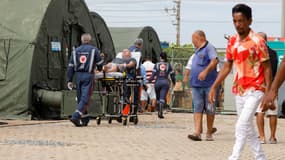 Un patient recevant des soins dans la banlieue de Brasilia le 6 février 2024.