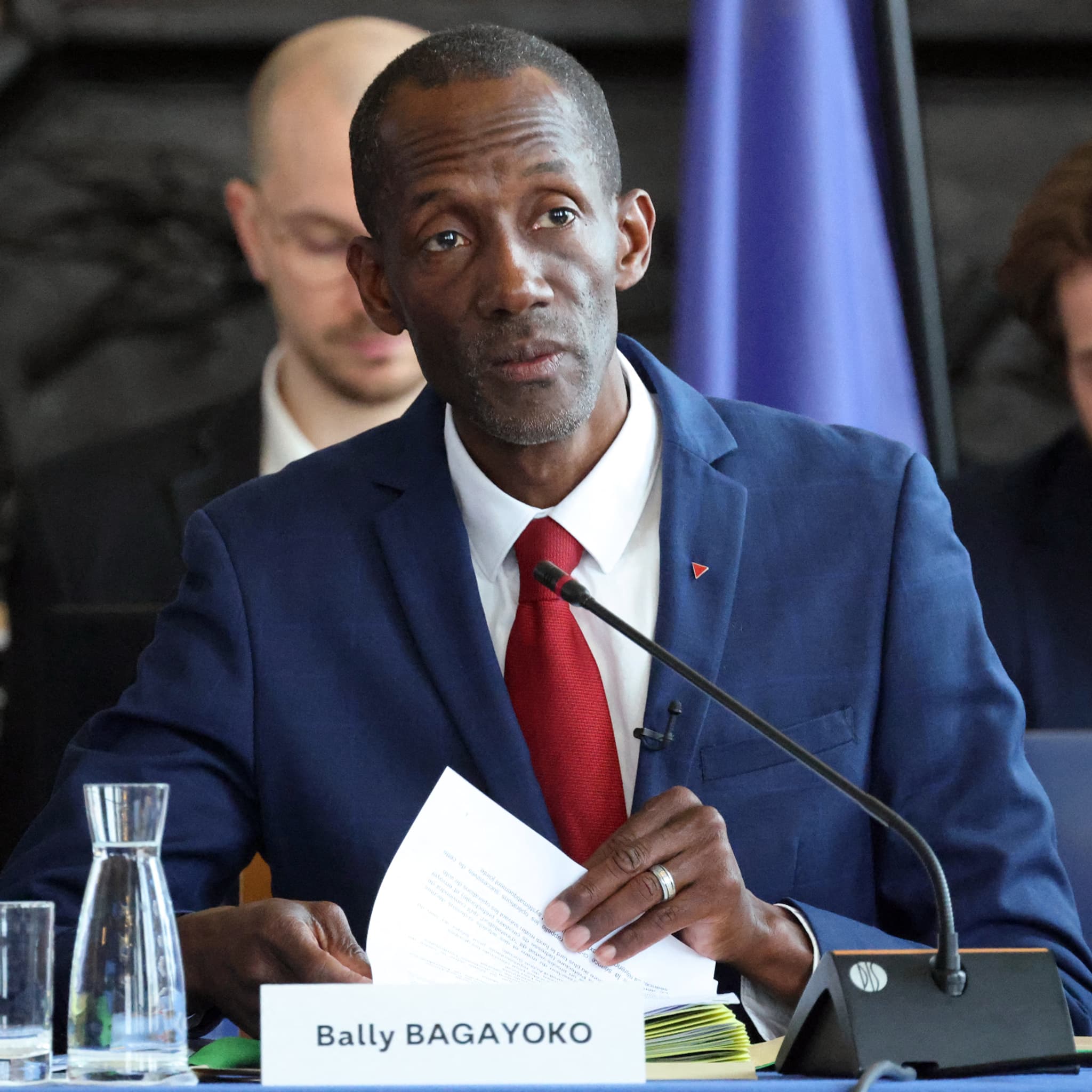 Pas juste des pistolets à eau": le maire de Saint-Denis Bally Bagayoko confirme que la police municipale ne porte plus de LBD mais reste armée