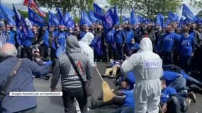 Un happening lors de la manifestation des policiers devant l'Assemblée nationale, à Paris, le 20 mai 2021.