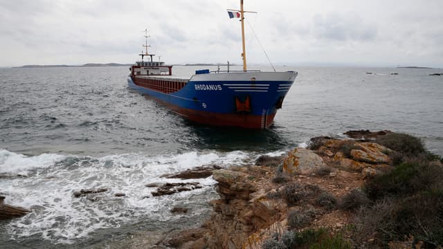Le cargo échoué près de Bonifacio, le 13 octobre 2019