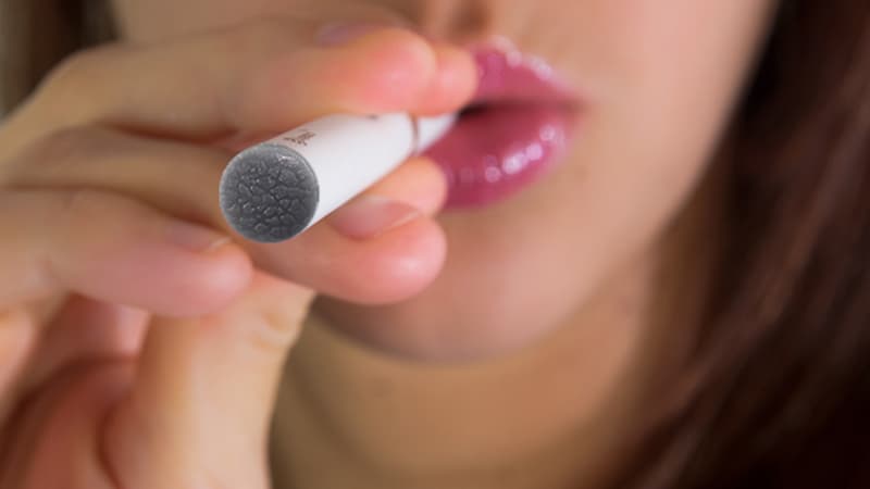 Comme pour l'alcool ou le tabac, les majeurs pourront toujours ravitailler les mineurs.