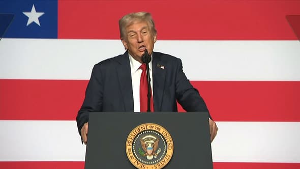 Donald Trump devant les soldats américains lors d'un discours le 30 septembre 2025. 