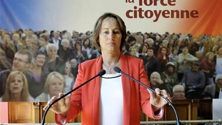 Ségolène Royal a déclaré dimanche sur France 2 qu'elle s'efforcerait de rassembler jusqu'aux gaullistes, si les primaires socialistes la désignent comme candidate du PS pour l'élection présidentielle de 2012. /Photo prise le 29 juin 2011/REUTERS/Gonzalo F