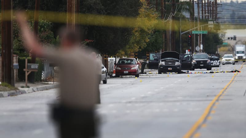 Un périmètre de sécurité autour du véhicule dans lequel les suspects de la fusillade ont été tués par la police, le 3 décembre, à San Bernardino.