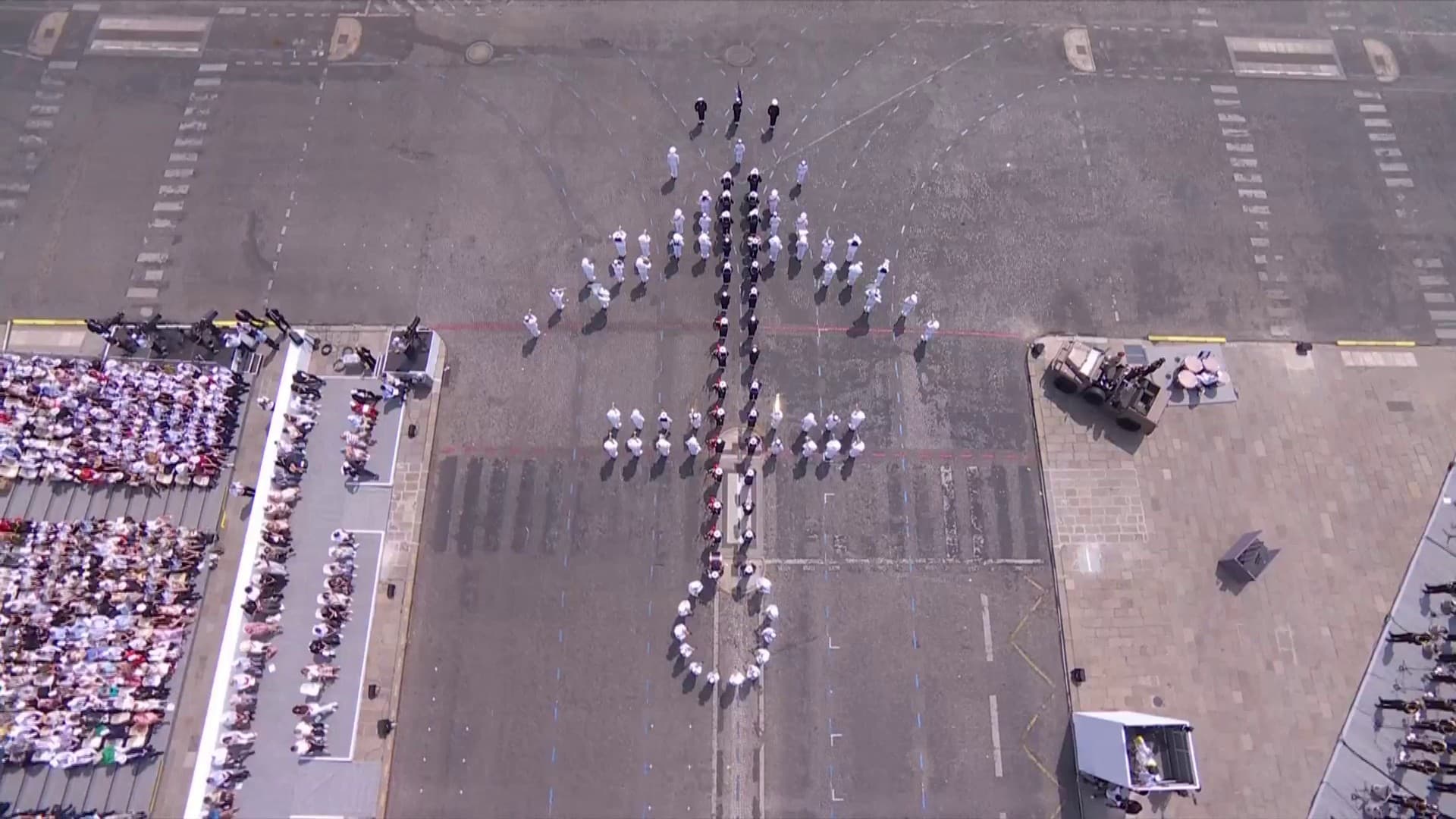 Les marins ont célébré les 400 ans de la Marine nationale pour conclure le défilé du 14 juillet 2026.