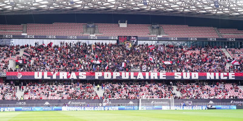 Les supporters de Nice lors de la réception du Paris FC, le 28 septembre 2025.