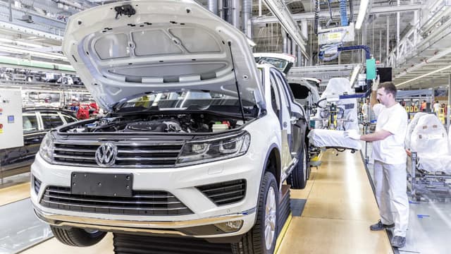 Volkswagen rappelle le Touareg pour un problème détecté sur un anneau de sécurité installé sur la fixation d'une pédale.