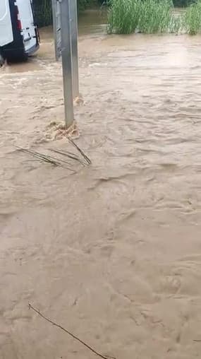 Bouches-du-Rhône; inondations a Maussane-les-Alpilles - Témoins BFMTV