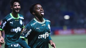 Endrick célèbre un but en Copa Libertadores en juin 2023